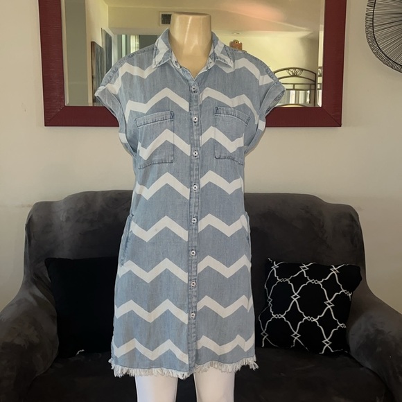 Billy T

Lila Shirtdress - Picture 6 of 12